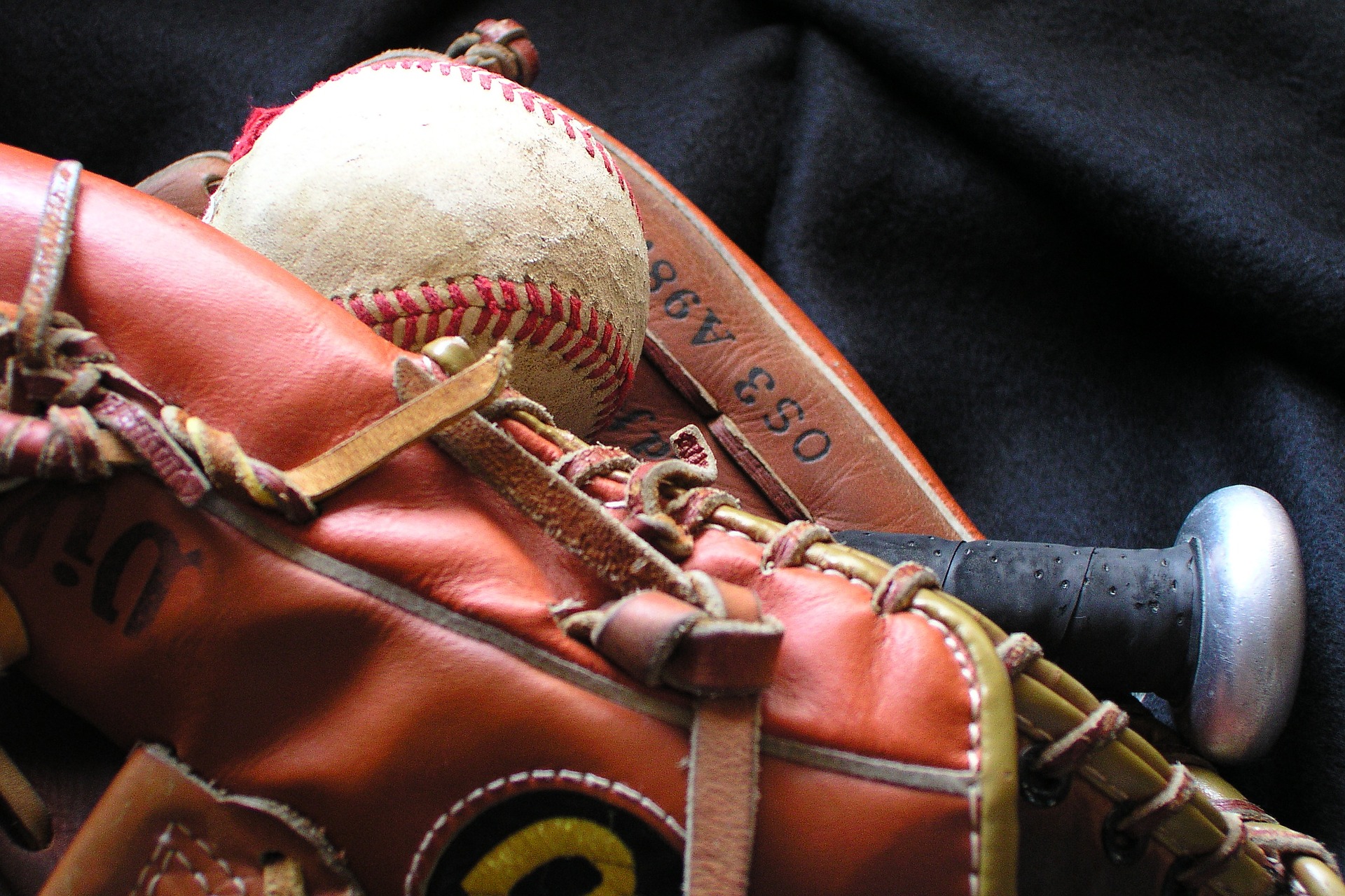 How to Choose the Right Baseball Cleats for Your Position